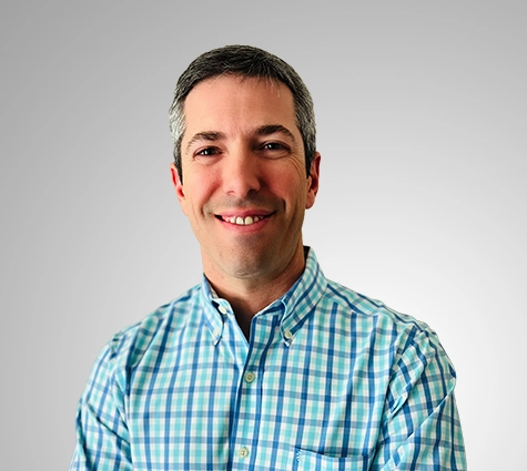 Adam Schneider headshot