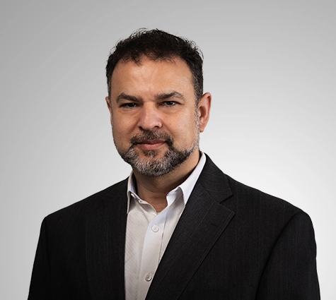 Javier Flores headshot